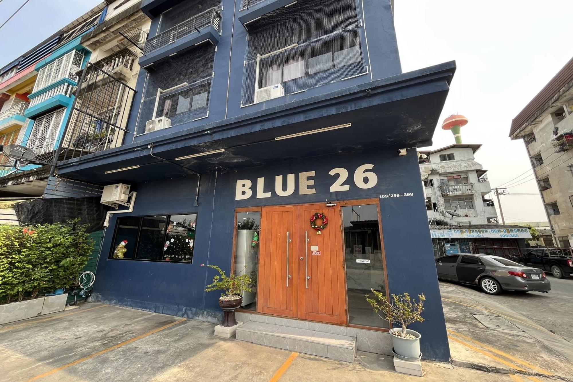 Blue26 Hotel Ban Wat Sala Daeng Bagian luar foto